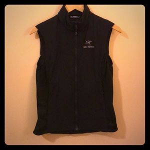 Arc’teryx Atom LT Vest in Black, Women’s Small